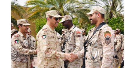 رئيس الأركان زار عدداً من المواقع العسكرية: مواصلة العمل بكل كفاءة واقتدار في سبيل حماية أمن الوطن