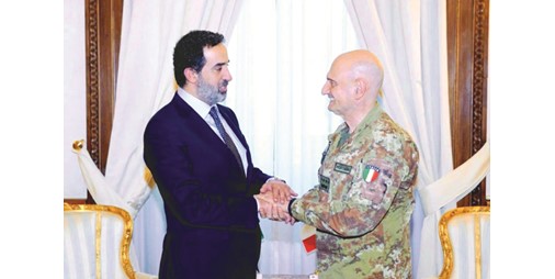 سفيرنا لدى إيطاليا التقى رئيس هيئة أركان الدفاع الإيطالي: تضافر الجهود لمواجهة التهديد الإيراني لأمن الملاحة البحرية