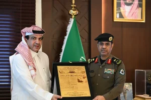 «عكاظ» تكرّم مدير عام مرور محافظة جدة – أخبار السعودية