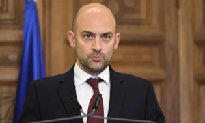 وزير الخارجية الفرنسي: على إيران تقديم تنازلات كبيرة