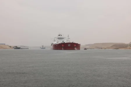 قناة السويس: الملاحة تسير بشكل طبيعي ولم تتأثر بسوء الأحوال الجوية – أخبار السعودية