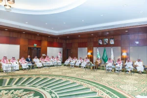 أمير المنطقة الشرقية يقدم العزاء لعائلة السهلي – أخبار السعودية