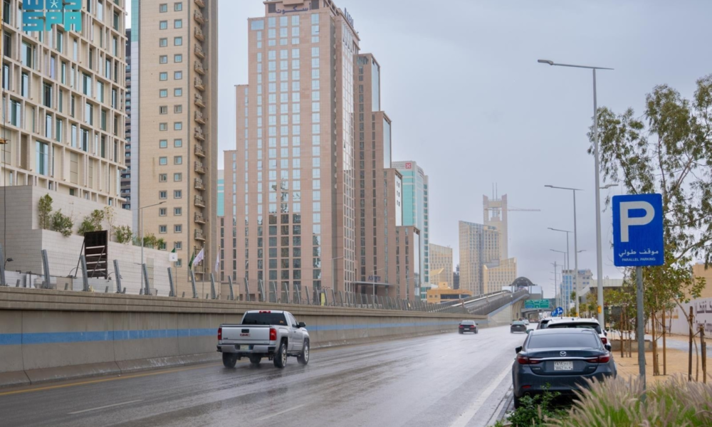 8 نصائح حول القيادة الآمنة أثناء هطول الأمطار لتجنب الحوادث