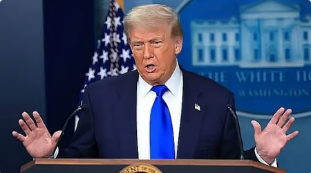 ترامب يهدد إيران بضرب محطات الطاقة إذا لم تفتح مضيق هرمز خلال 48 ساعة