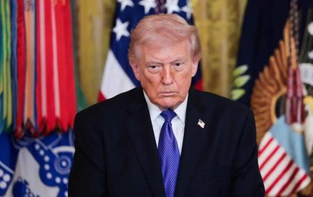 ترامب يهاجم «الناتو» ويصعّد ضد إيران: سندمرها إذا لم تفتح مضيق هرمز