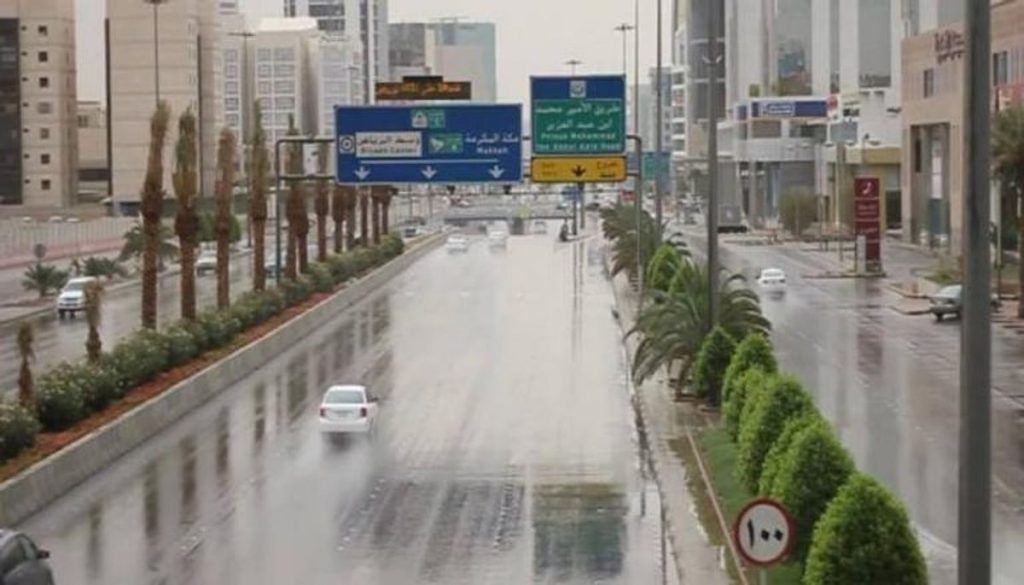 أمطار غزيرة على 11 منطقة بالمملكة.. ومكة المكرمة تتصدر المشهد