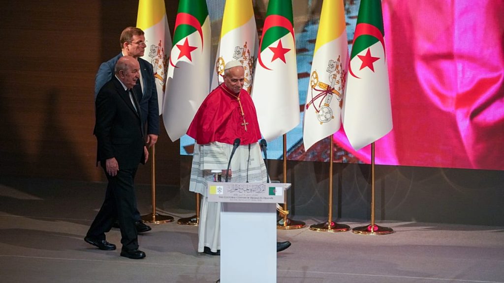 البابا ليون الرابع عشر يبدأ زيارة تاريخية إلى الجزائر.. ويرد على ترامب: “لا أخشاه”
