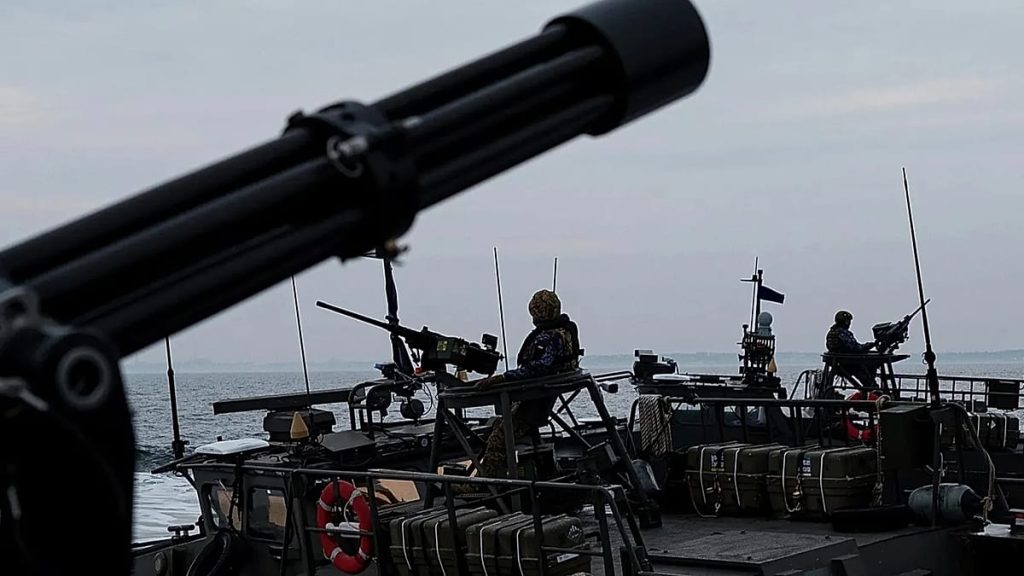 انطلاقاً من تجربتها في البحر الأسود.. إلى أي حد يمكن لأوكرانيا أن تسهم في فتح مضيق هرمز؟