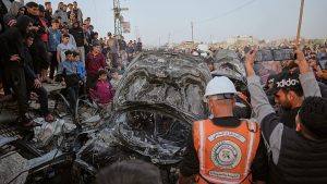 غزة: قتلى جدد وخلاف حول عدد شاحنات المساعدات الداخلة إلى القطاع