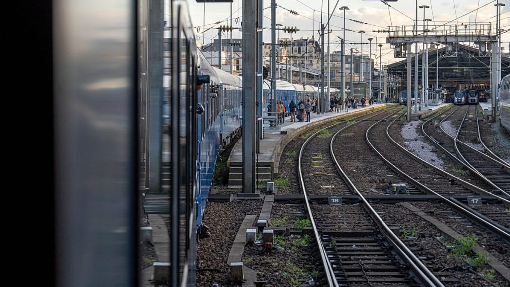 تجربة السفر بالقطار المسائي من باريس إلى برلين