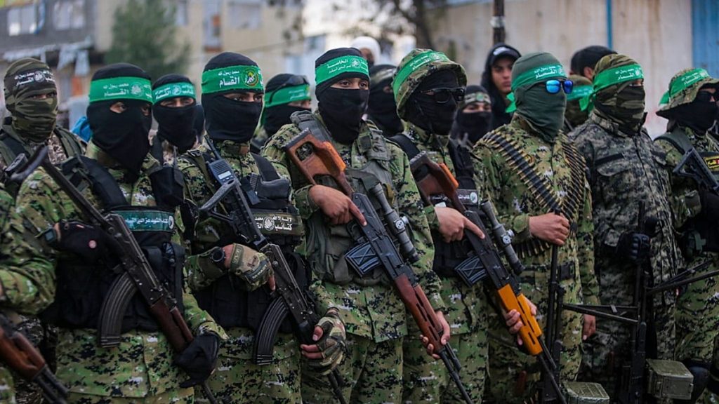 تحديد مهلة زمنية أخيرة لـ”حماس”.. فهل توافق الحركة على نزح سلاحها؟