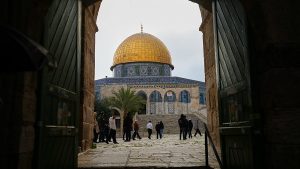 المصلون يعودون إلى المسجد الأقصى بعد إغلاق دام 40 يومًا بسبب الحرب على إيران