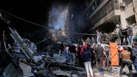 لبنان: عشرات القتلى ومئات الجرحى في موجة غارات إسرائيلية غير مسبوقة استهدفت عددا من المناطق