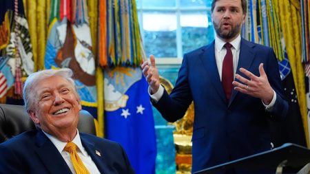 فانس يدافع عن ترامب في خلافه مع البابا: “على الفاتيكان التركيز على القضايا الأخلاقية”