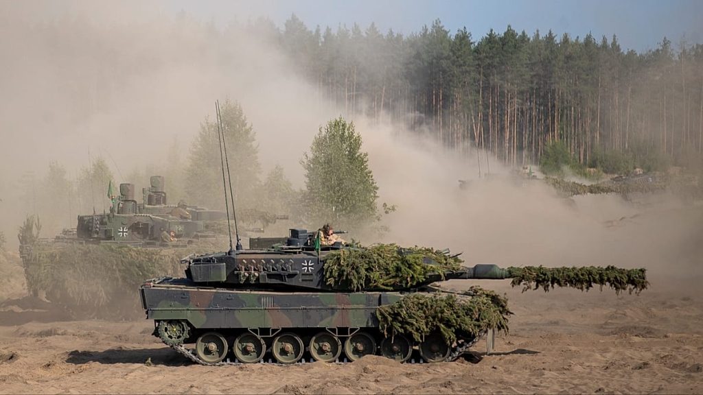 معركة الدبابات الحديثة: ليوبارد 2 وأبرامز وK2 في سباق القوة العسكرية