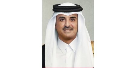 ماكرون يشيد بحكمة قطر في إدارة الأزمة وملك الأردن يُحذِّر من إطالة الصراع