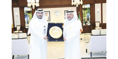 محافظ الفروانية: تكثيف الجهود والارتقاء بالخدمات وتحقيق بيئة منظمة وآمنة