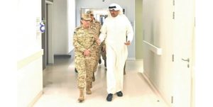 وزير الدفاع اطمأن على الحالة الصحية لأحد المصابين في مستشفى الجهراء