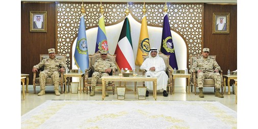 وزير الدفاع: المرحلة الراهنة تتطلب أقصى درجات اليقظة والجاهزية لحفظ أمن وسلامة الحدود البحرية والمياه الإقليمية