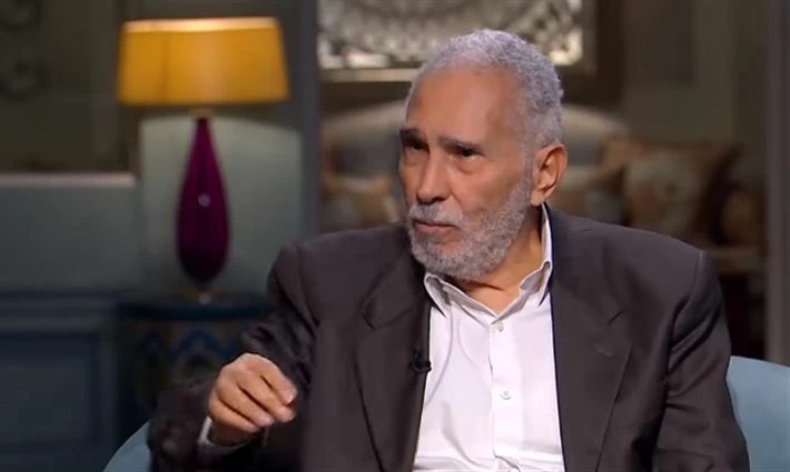 حالة حرجة للفنان عبدالرحمن أبو زهرة.. ونجله لـ«عكاظ»: اشتباه بورم على الرئة