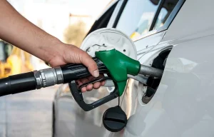 دولة تخفض سعر البنزين.. ووزراؤها يتنازلون عن رواتبهم 6 أشهر – أخبار السعودية