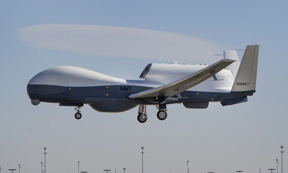 ضربات أمريكية تستهدف جزيرة خارك الإيرانية: تفاصيل وتداعيات