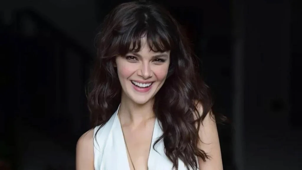 بعد التحقيق معها ضمن «مخدرات المشاهير».. منعٌ من السفر ورقابةٌ قضائيةٌ على سينام أونسال – أخبار السعودية