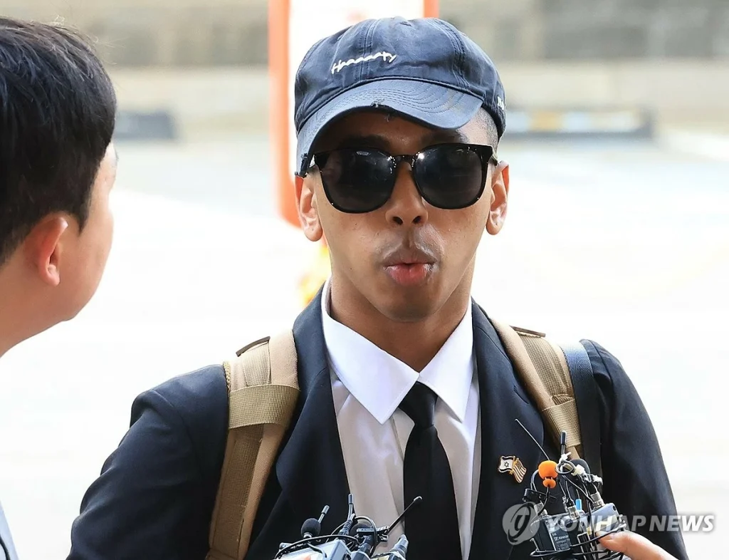 الإساءة لتمثال تسجن يوتيوبر أمريكياً 6 أشهر في كوريا – أخبار السعودية