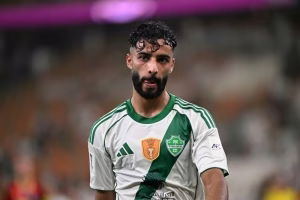 عودة صالح أبو الشامات لقائمة الأهلي لمواجهة الفيحاء