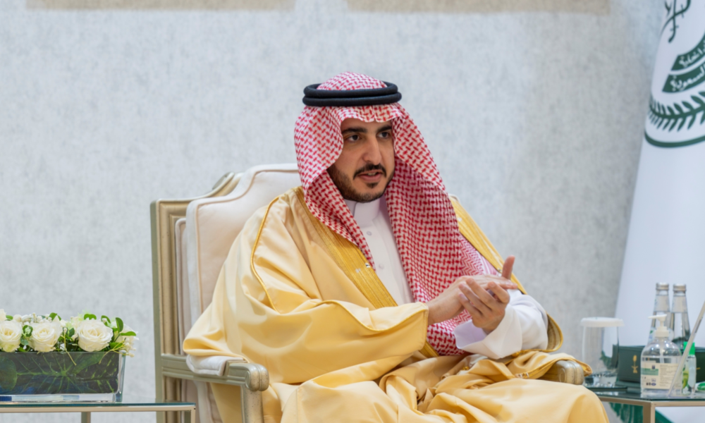 أمير منطقة الجوف يسلم وثائق الوحدات السكنية للمستحقين