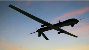 إصابة أربعة أشخاص جراء سقوط شظايا مسيرة إيرانية في البحرين