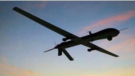 إصابة أربعة أشخاص جراء سقوط شظايا مسيرة إيرانية في البحرين