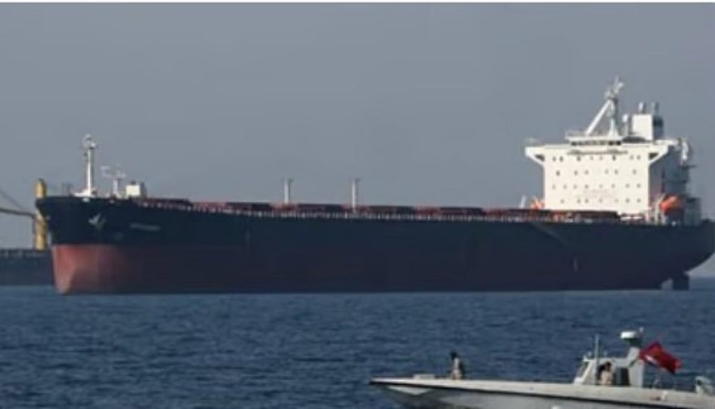 مسؤولون أميركيون: تمسك إيران بالسيطرة على مضيق هرمز قد يؤدي لاستئناف القتال