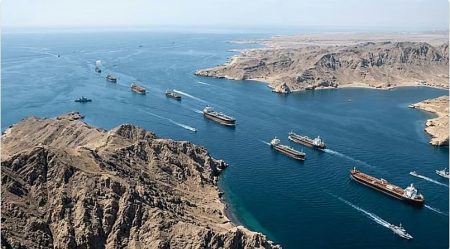 «الحرس الثوري»: سنتعامل بكل حزم مع أي سفن عسكرية تقترب من مضيق هرمز