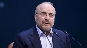 رئيس البرلمان الإيراني: دخلنا المفاوضات بنية جادة لكن تجاربنا السابقة تشكك في أمريكا