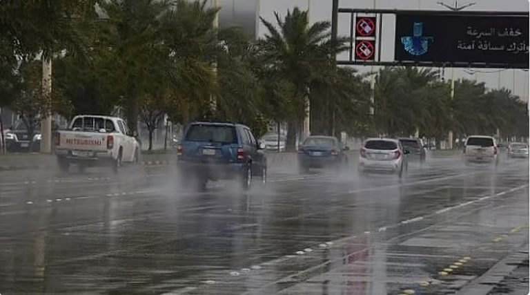 الأرصاد: استمرار هطول أمطار على معظم المناطق من يوم غدٍ وحتى الأحد