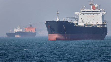 إيران تنشر خريطة جديدة لمضيق هرمز تضم مياه الإمارات وعُمان