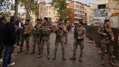 فضيحة جديدة في بيروت.. عامل عراقي ينتحل صفة مسؤول أمني ويخترق دوائر حساسة