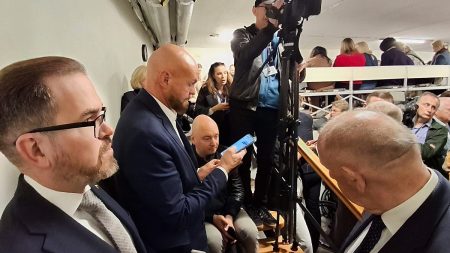 فيديو. فيديو يظهر ليتوانيين يحتمون في موقف سيارات تحت الأرض خلال إنذار طائرات مسيرة