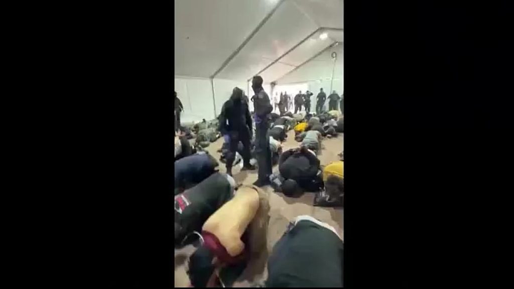 فيديو. وزير الأمن القومي الإسرائيلي بن غفير ينشر فيديو لمعتقلي أسطول غزة