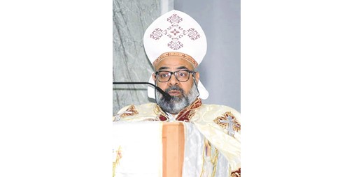 راعي كاتدرائية العائلة المقدسة هنّأ القيادة والشعب بالعيد