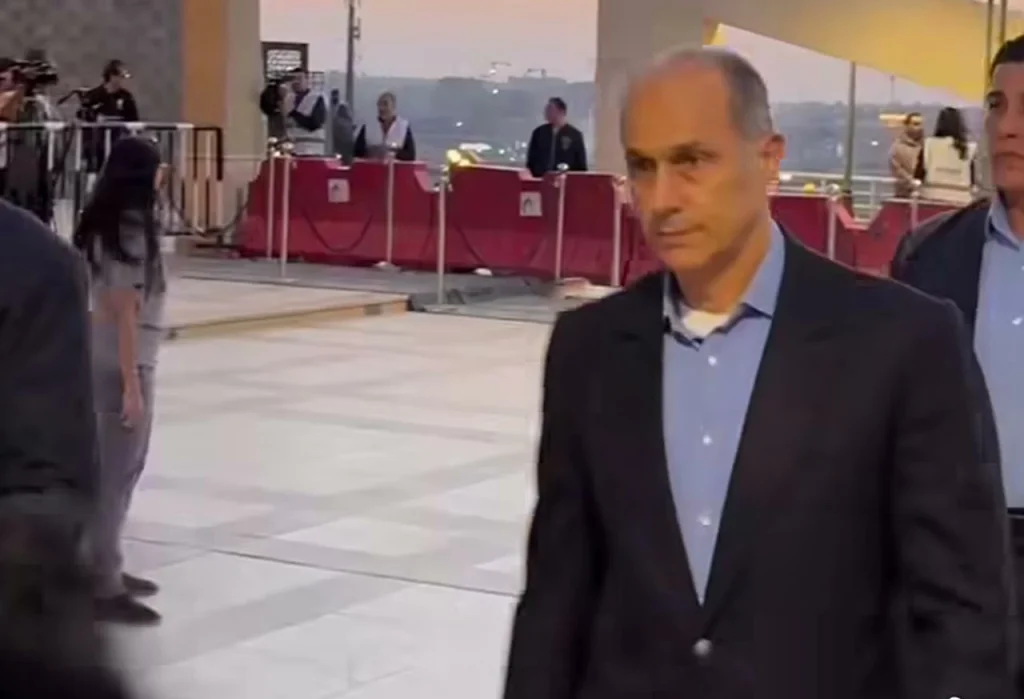 جمال مبارك الأبرز.. حضور كثيف لنجوم الفن والشخصيات العامة في عزاء هاني شاكر – أخبار السعودية