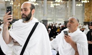 أول نظرة للكعبة: دموع ودعوات الحجاج في المسجد الحرام