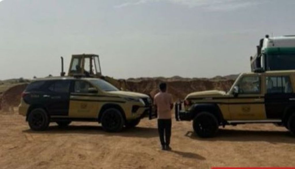 ضبط مخالف هندي لاستغلاله الرواسب في منطقة حائل
