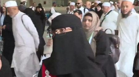 ممرضة: نقدم الإسعافات الأولية للحجاج حتى وصول المساعدة من المركز الصحي