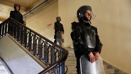 دمشق تحاكم وسيم الأسد: اتهامات بـ”جرائم حرب” فيما يصف دوره بـ”صلة وصل”