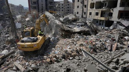 “حان وقت التواصل مع اللبنانيين بعيداً عن حزب الله”.. نائب إسرائيلي يطرح مبادرة للتطبيع مع بيروت