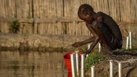 منظمة إغاثية: أطفال في جنوب السودان يقتاتون على أوراق الشجر وزنابق الماء