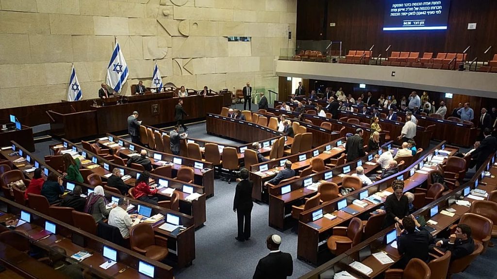 وسط الاعتراضات والجدل.. الكنيست ينتخب محامي نتنياهو مراقباً جديداً للدولة