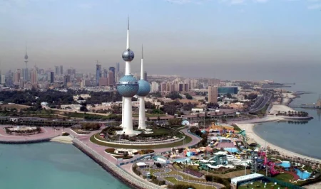 الدفاعات الجوية الكويتية تعترض هجمات صاروخية ومسيرات
